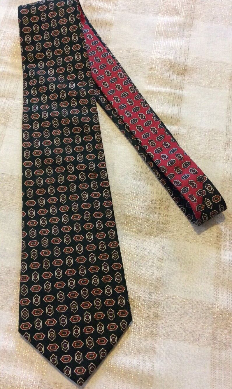 Tommy Hilfiger Men’s Tie Green 100% Silk Red & Navy Geometric Design Business